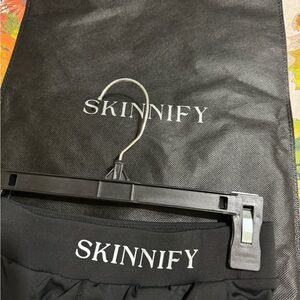 SKINNIFY resistance band exercise leggings size Small